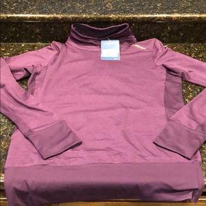 Women’s Brooks Thermal Top Medium NEW